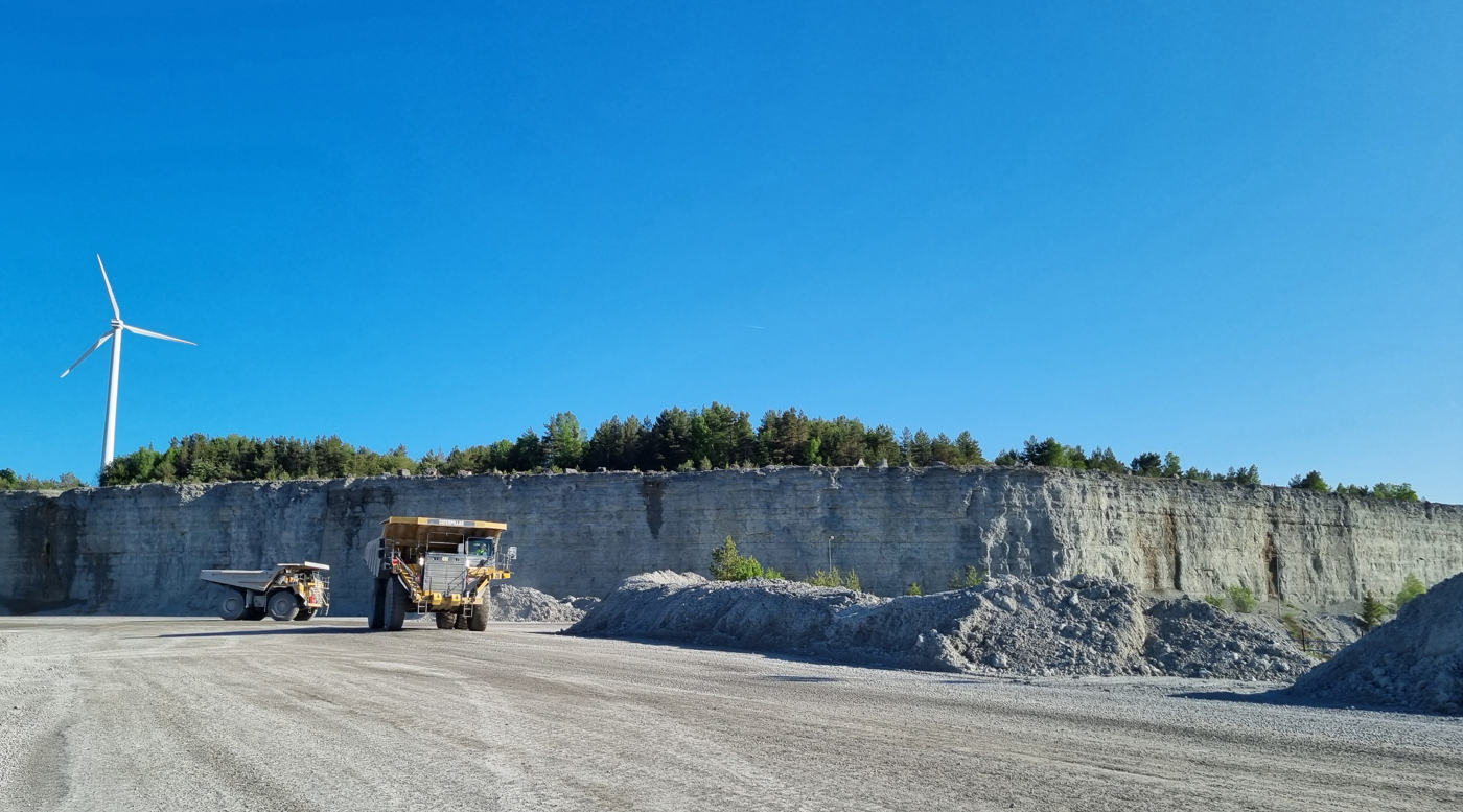 Dumper i täkt i Slite